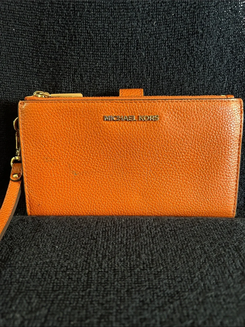 Michael Kors Adele Smartphone Orange Pebbled Leather Wristlet Clutch Gold Logo